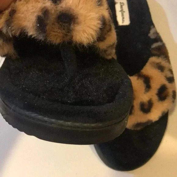 Dearfoams Animal Print Soft Faux Fur Thong Slippers Size Large 9-10 - Picture 7 of 8